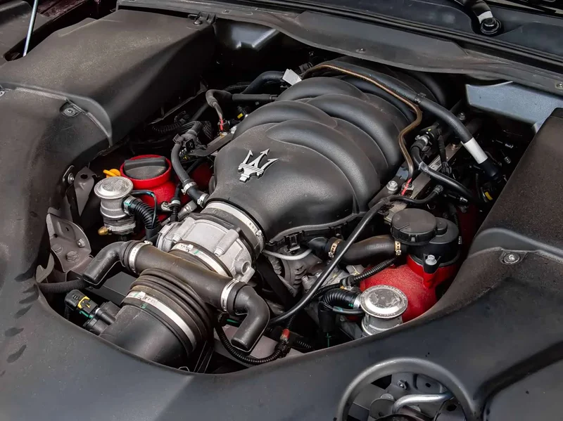 Maserati GranTurismo — фото 14