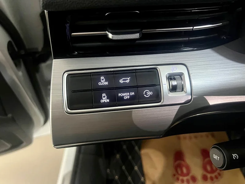 Roewe iMAX8 — фото 11