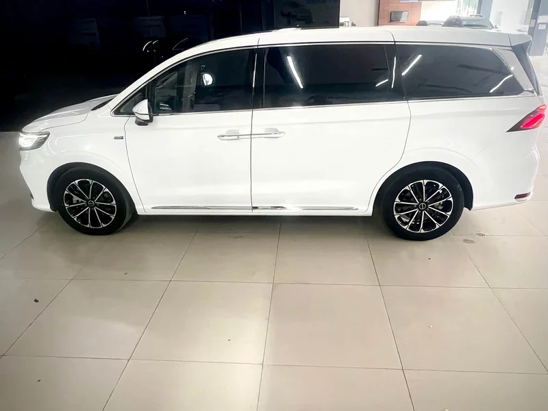 Roewe iMAX8 — фото 8
