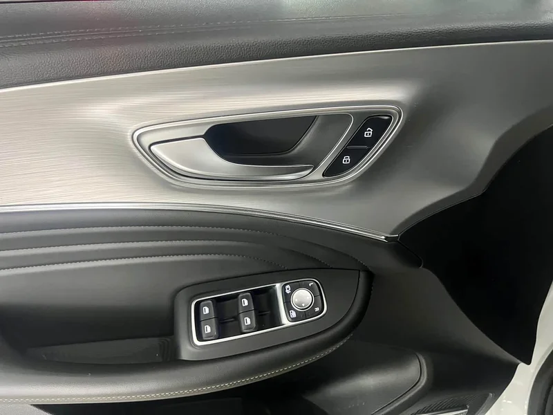 Roewe iMAX8 — фото 10