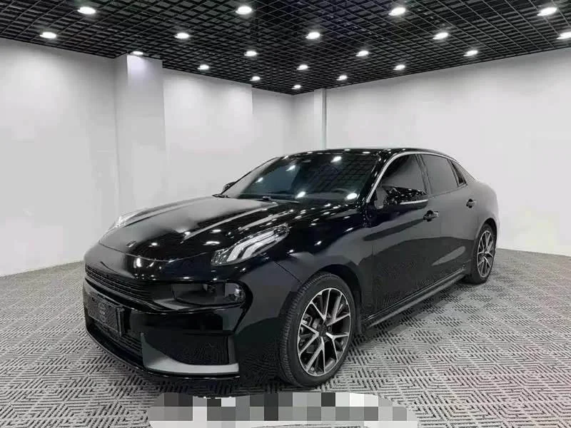 Lynk & Co 03