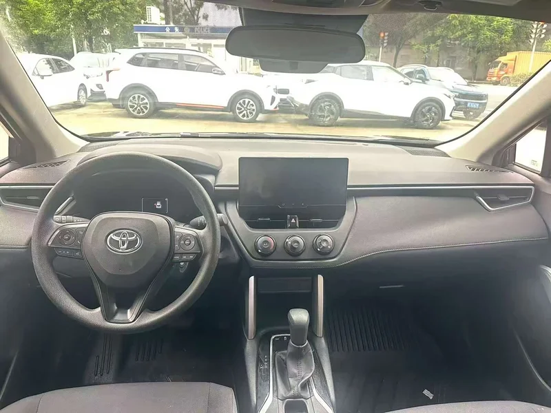 Toyota Corolla Cross — фото 9