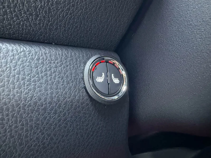Toyota Yaris L — фото 11