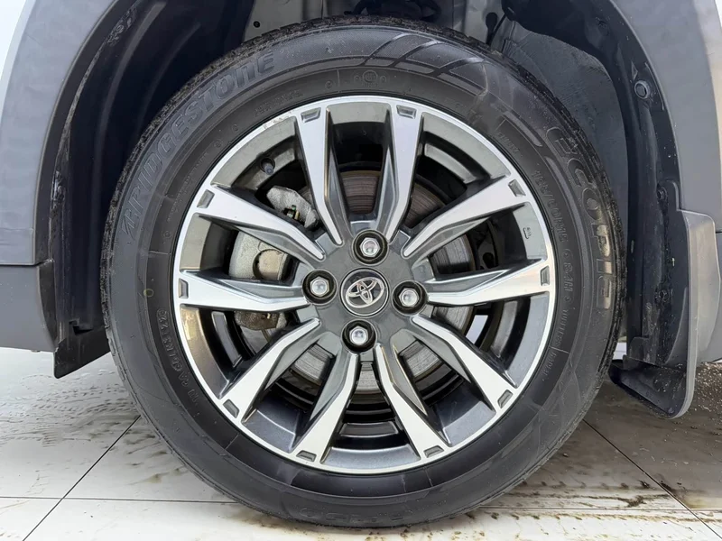 Toyota Yaris L — фото 8