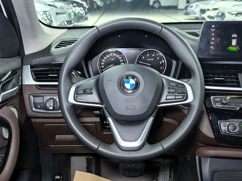BMW X1 — фото 12