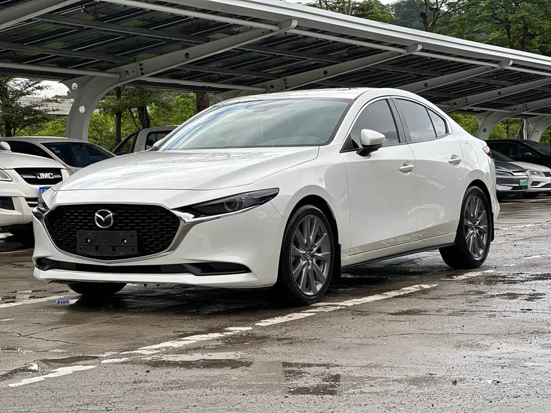 Mazda 3 Axela — фото 1