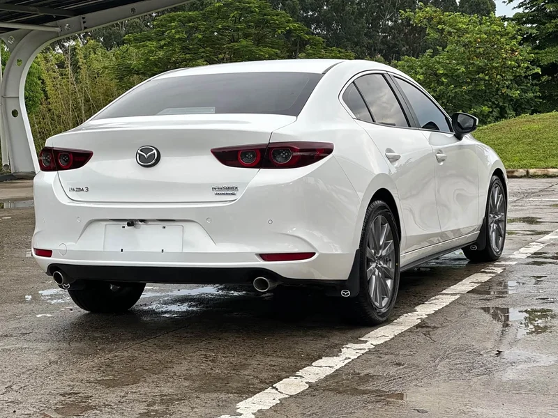 Mazda 3 Axela — фото 11