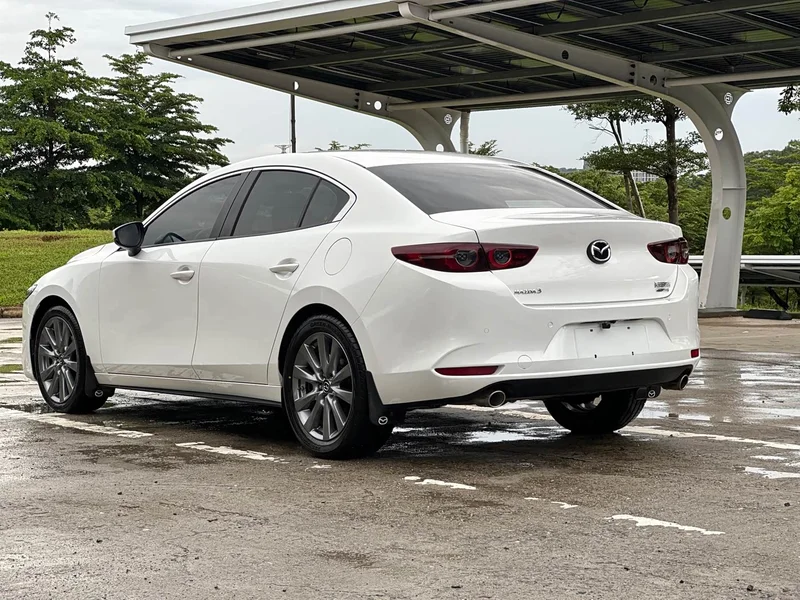 Mazda 3 Axela — фото 12