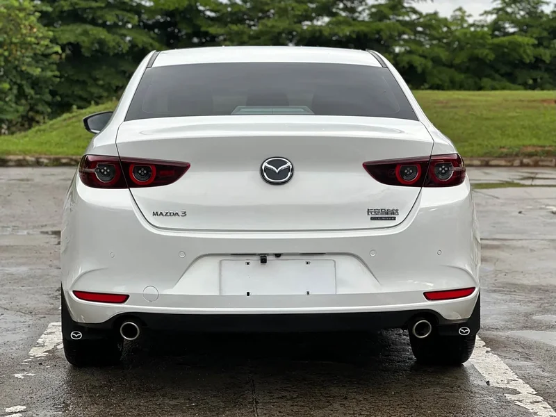 Mazda 3 Axela — фото 10