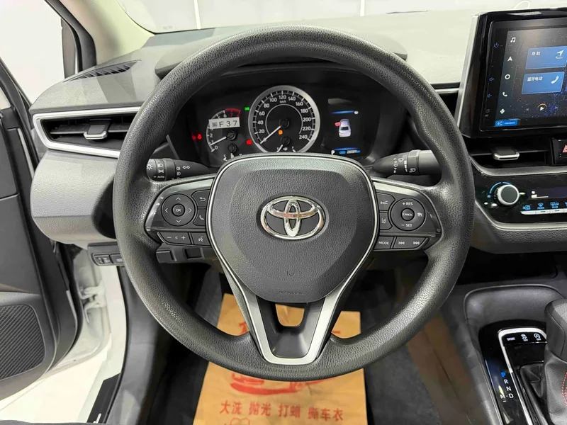 Toyota Corolla — фото 11