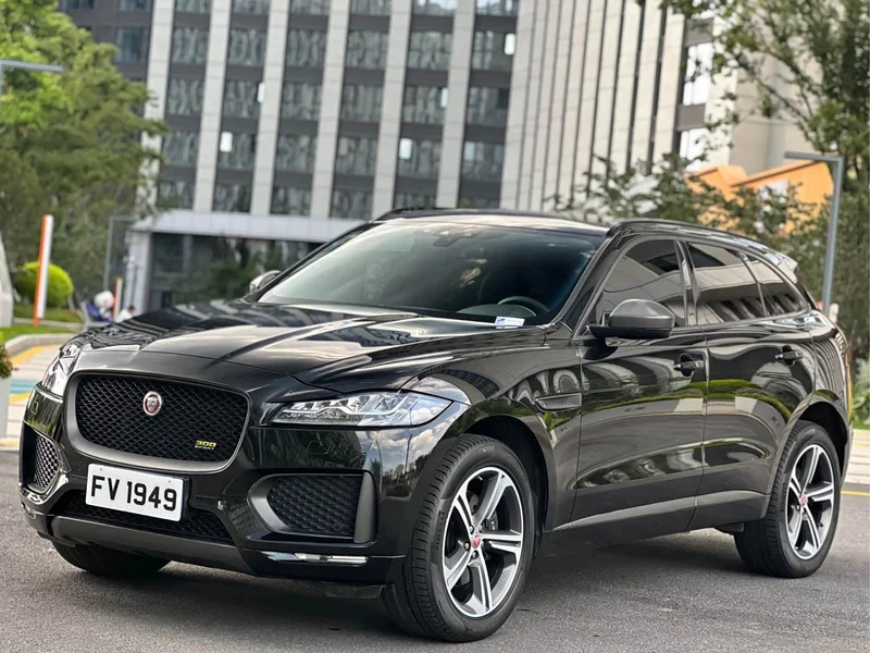 Jaguar F-PACE — фото 1