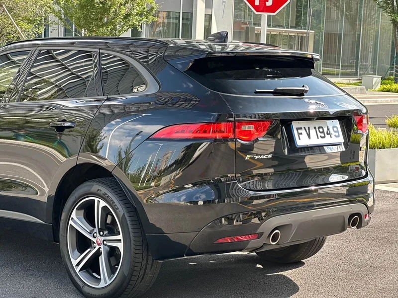 Jaguar F-PACE — фото 42