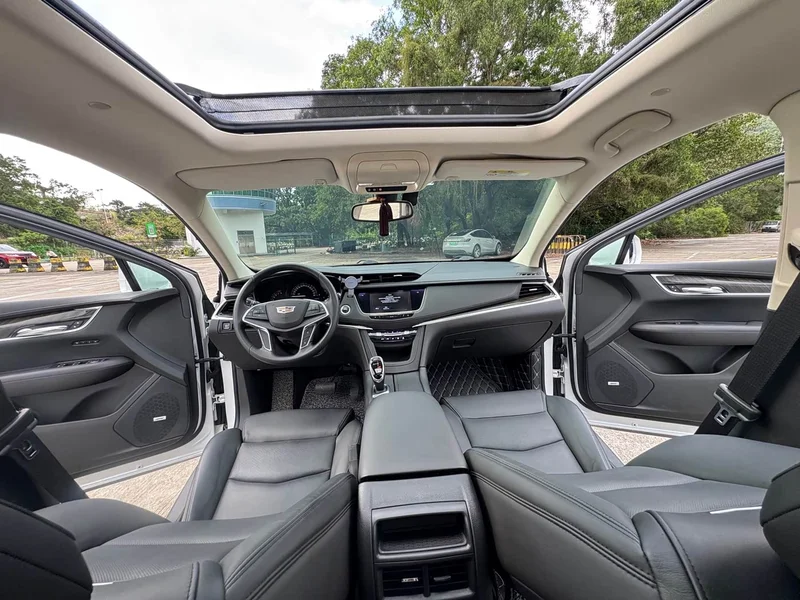 Cadillac XT5 — фото 13