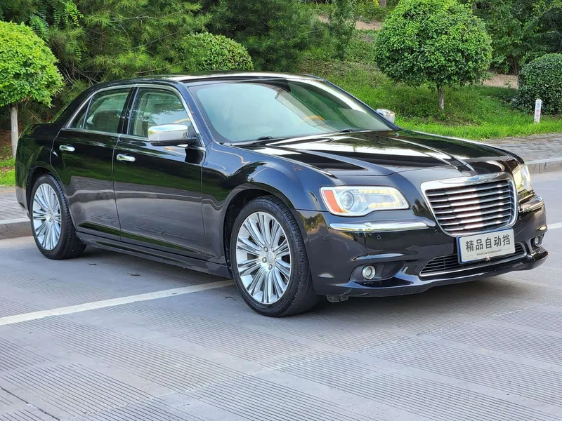 Chrysler 300C — фото 9