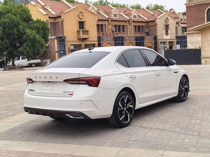 Volkswagen Octavia — фото 5