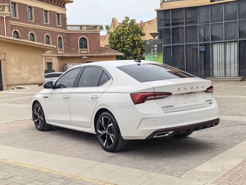 Volkswagen Octavia — фото 6