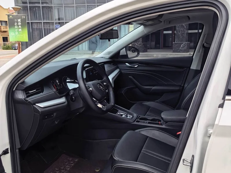 Volkswagen Octavia — фото 7