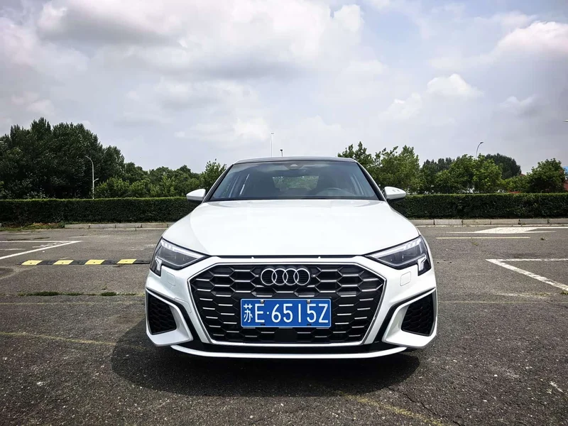 Audi A3 — фото 2