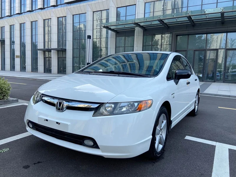 Honda Civic — фото 1