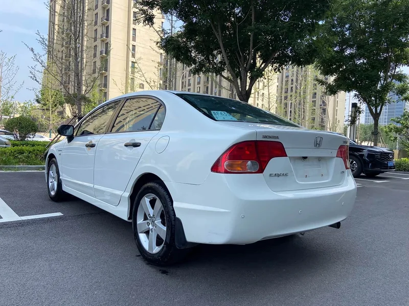 Honda Civic — фото 3