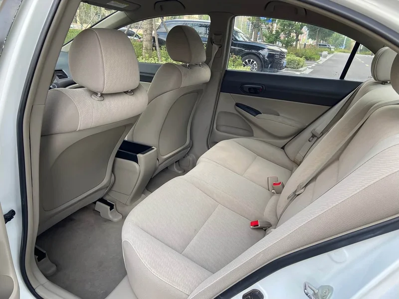 Honda Civic — фото 10