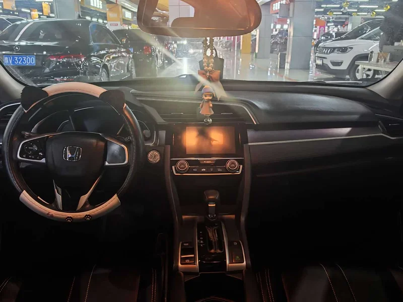 Honda Civic — фото 7