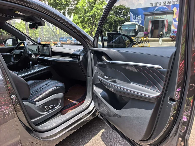 Roewe RX5 MAX — фото 12