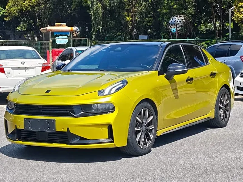 Lynk & Co 03