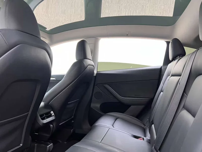 Tesla Model Y — фото 17