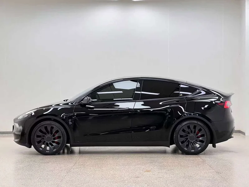 Tesla Model Y — фото 4