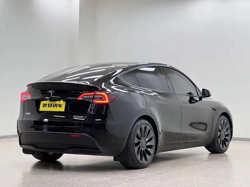 Tesla Model Y — фото 7