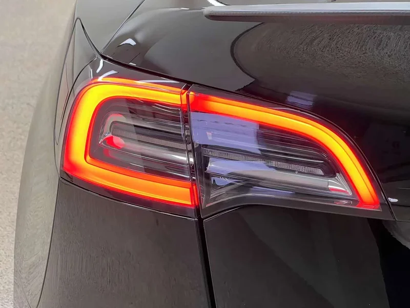 Tesla Model Y — фото 9