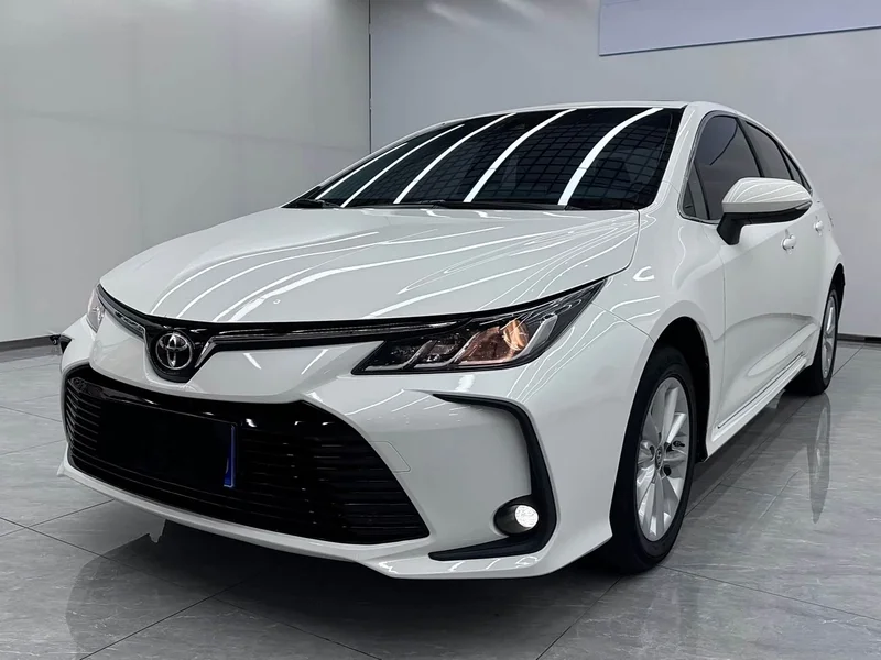 Toyota Corolla — фото 1