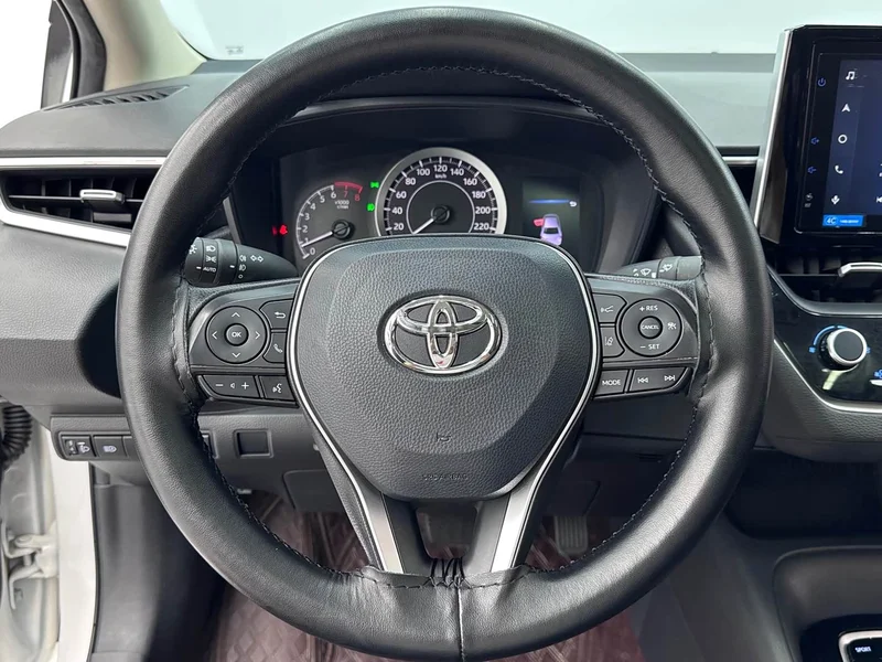 Toyota Corolla — фото 11
