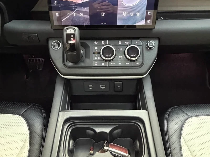 Land Rover Defender — фото 16
