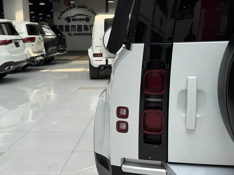 Land Rover Defender — фото 17