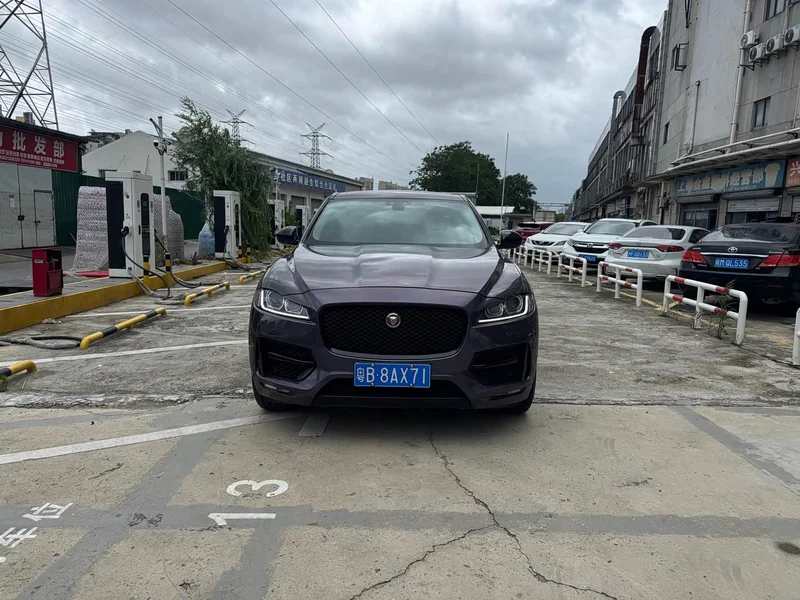 Jaguar F-PACE