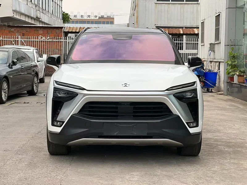 NIO ES8