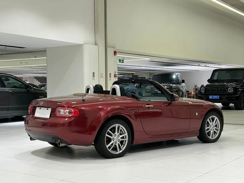 Mazda MX-5 — фото 9