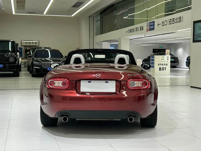Mazda MX-5 — фото 10