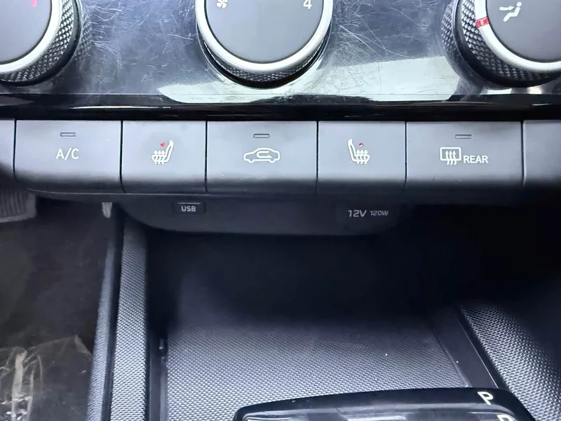 Hyundai Elantra — фото 15