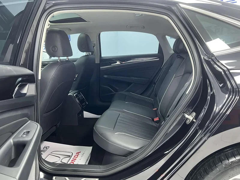 Volkswagen Passat — фото 8