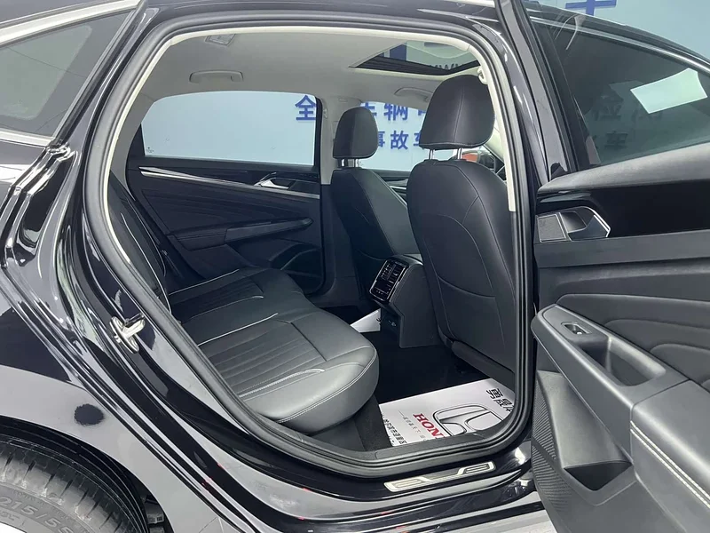 Volkswagen Passat — фото 10