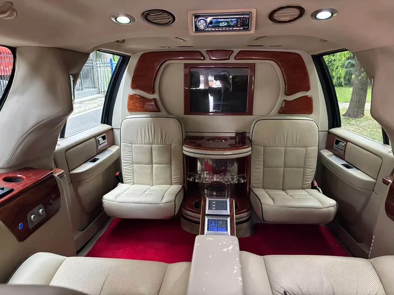 Lincoln Navigator — фото 14