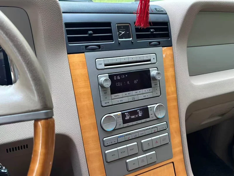 Lincoln Navigator — фото 17