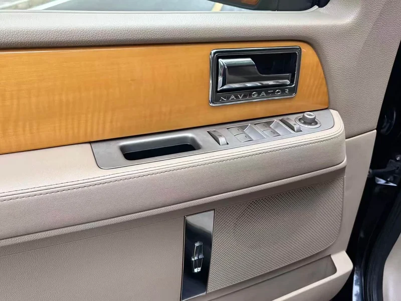 Lincoln Navigator — фото 7