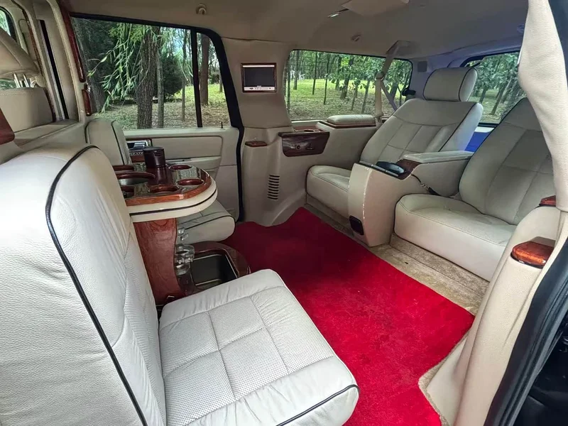 Lincoln Navigator — фото 9