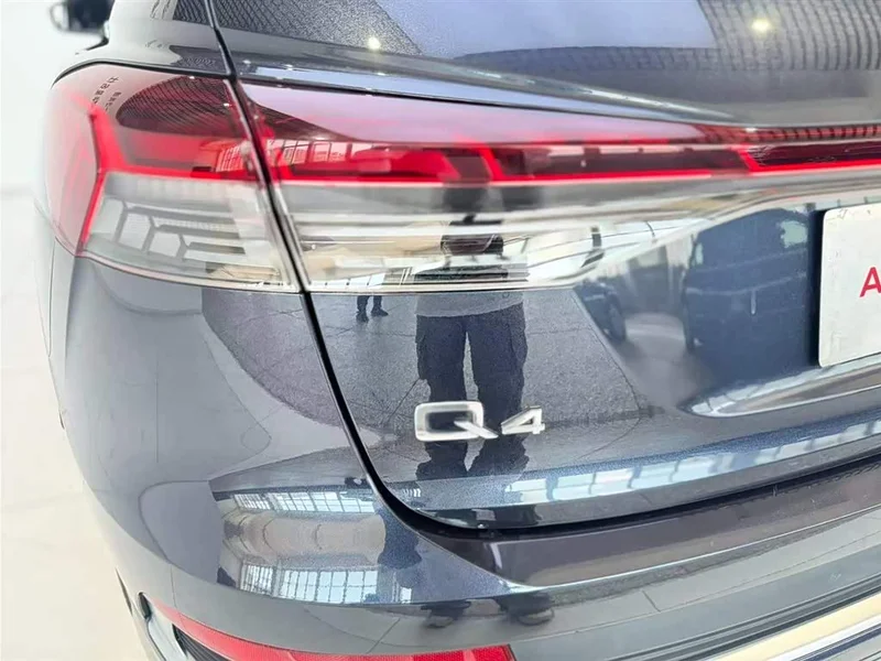 Audi Q4 e-tron — фото 13