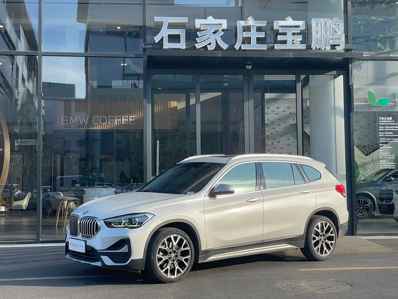 BMW X1 — фото 1