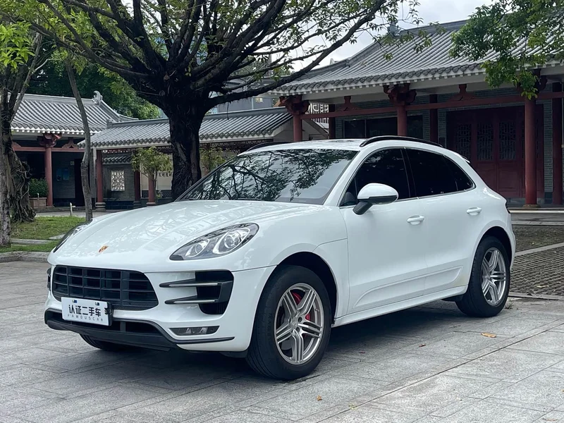 Porsche Macan — фото 1